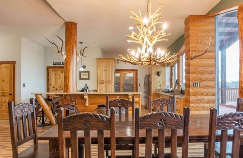 Winnie Cabin | Big House Cabin in Exotic Ranch