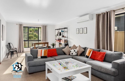 Encounter Bay House | Big House with Views and Fab Pop Culture Vibe