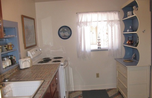 Beulah Cabin | Big Pine Cabin/4 bedrooms/1 1/2 bath