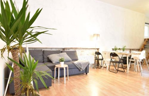 Wilten Apartment | Big place in city center with parking