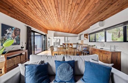 Quedjinup House | Big Rock Dreaming - Bush Retreat with Stylish Comforts