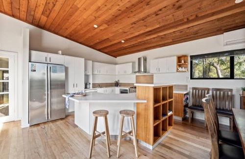 Quedjinup House | Big Rock Dreaming - Bush Retreat with Stylish Comforts