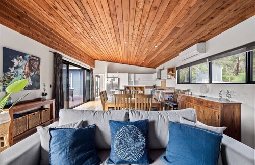 Quedjinup House | Big Rock Dreaming Bush Retreat w Stylish Comforts