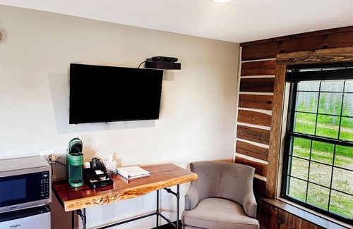 Lake Itasca Hotel | {Big Timbers} Lodging next to North Entrance of Itasca State Park