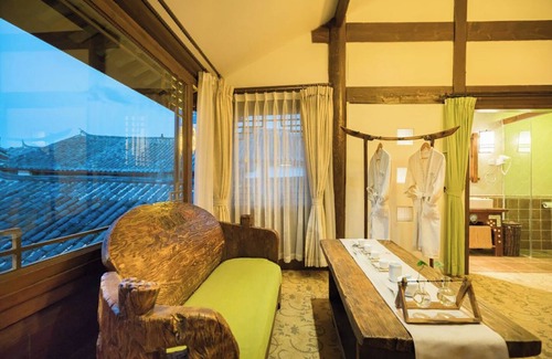 Gucheng House | Big Tree Guesthouse