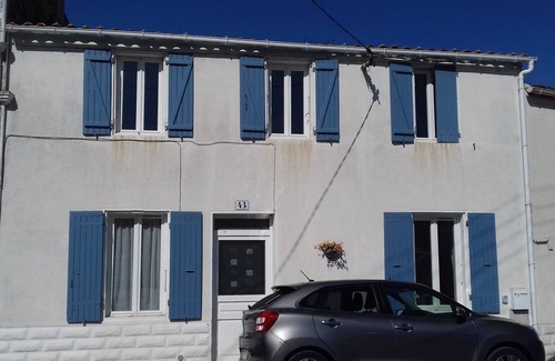 Bourcefranc-le-Chapus House | Big village house - close to the sea