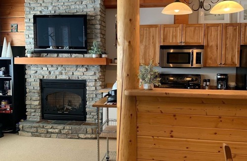 Big White Ski Resort House | Big White Condo perfect for an amazing getaway Winter or Summer!