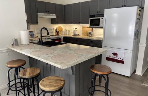 Big White Ski Resort Condo | Big White condo Ski-In/Out, Family Friendly sleeps 4