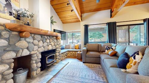 Majestic Pines Apartment | Bigwood #45 condo