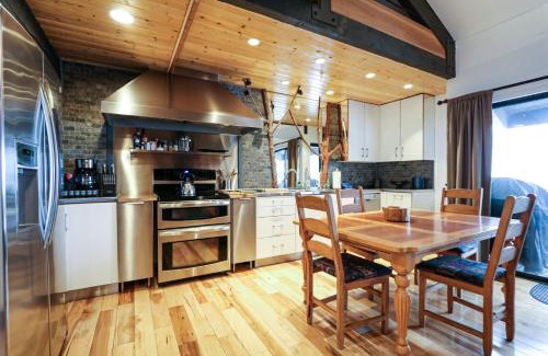 Majestic Pines Apartment | Bigwood #80 condo