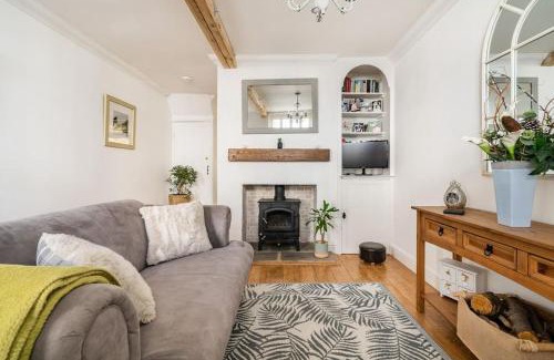 Deal House | Bijou Cottage