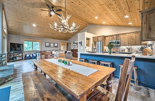 Truckee Cabin | Bikes, Grill & Views: Luxe Truckee Cabin!