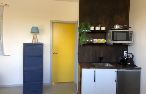 Lynmore Apartment | Biking & Walking Tracks, Within Meters Of The Redwoods.