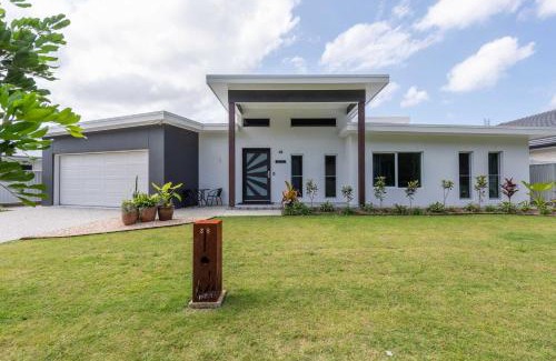 Yamba House | Bikini - Oceanstays - Pet Friendly