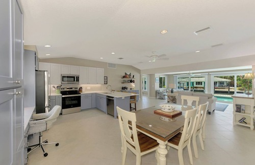 Siesta Key House | Bikini Tini Time | Siesta Canal Home w/Saltwater Pool & Sunset Martini Spot