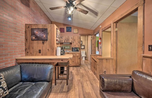 Huntingdon Cabin | 'Bill Pickett' Apt on 50-Acre Ranch - 1 Mi to Lake