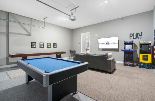 Branson Cabin | Billiards, Arcades, Peaceful Oasis, 400 of Daily Attraction Tickets!