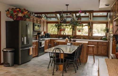 Slovan House | Billy Boy Retreat - Cohosted by Stacy & Dave