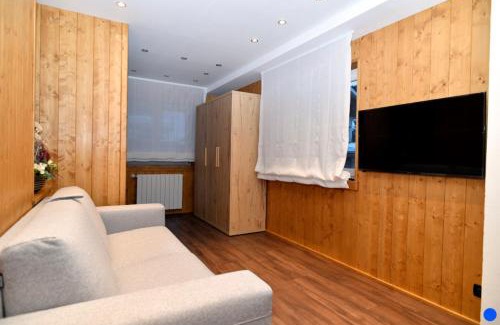 Madonna di Campiglio Apartment | Bilocale centro paese con posto auto
