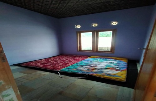 Srimulyo House | BINAKARYA HOMESTAY SYARIAH