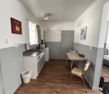 Blenheim Hotel | Bings Motel