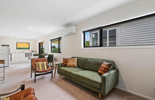 Greytown House | Birch Cottage - Greytown Holiday Home