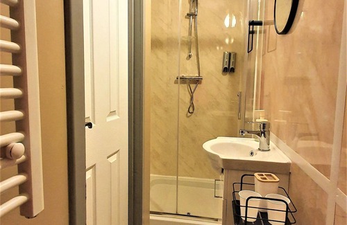 Roybridge Bed & Breakfast | Birchbank Guest House