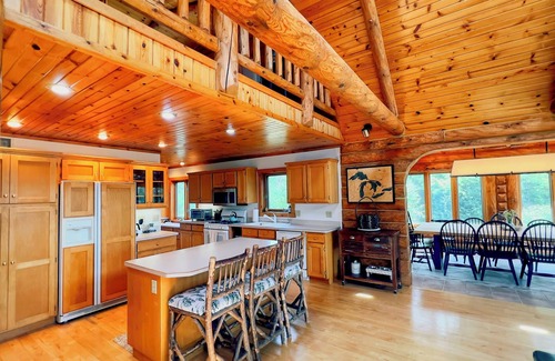 Campbellsport Cabin | Birchwood Lake Log Cabin Retreat