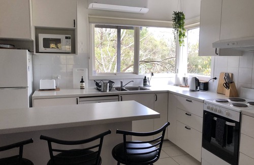 Woori Yallock Cottage | Bird Hill - An Amazing Place to Stay, with nature at every window
