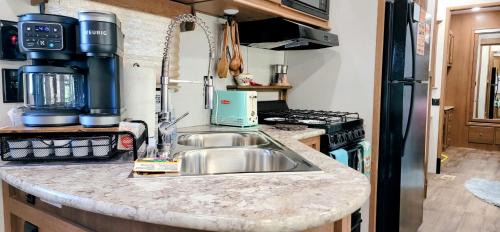 Smithville House | Bird House, Romance Glamping Pup Paradise Near River ADA