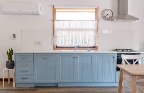 Adelaide House | Bird In Hand Cottage