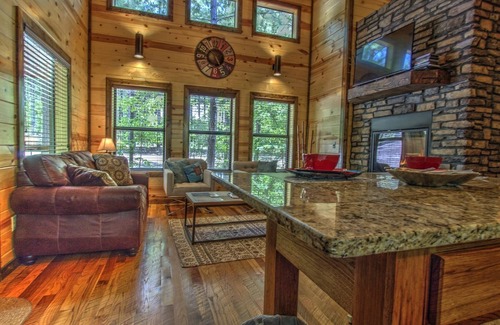 Broken Bow Cabin | Birdhouse|Romantic|Luxury|Honeymoon Retreat