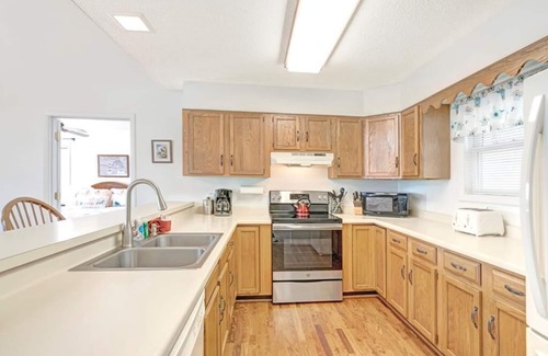 Seven Devils House | Birds Nest: DISCOUNT ADDED, Hot Tub w/Mountain View, Whirlpool Bath, One Level, Gas Grill, Key.