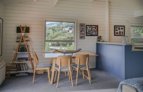 Akaroa House | Birdsong Bliss - Takamatua Holiday Home
