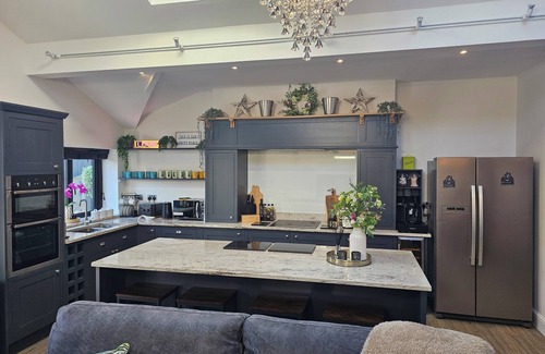 Birkdale House | Birkdale Links Lodge - Ideal for golf stays and larger families.