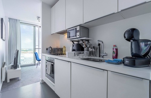 Birmingham City Centre Apartment | Birmingham City View Studio Free Parking & Netflix