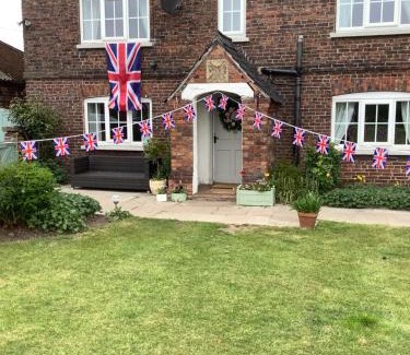 Altrincham Bed & Breakfast | Birtles Farm Bed and Breakfast