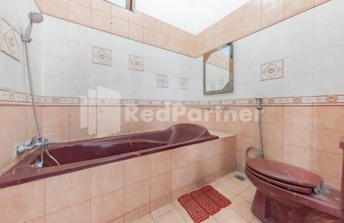 Cigadung Hotel | Biru Homestay Bandung Mitra RedDoorz