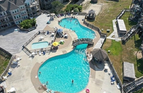 Duck Condo | BIS-Duck Resort - 2BR/2BA - No Steps - Great Pools and Beach!
