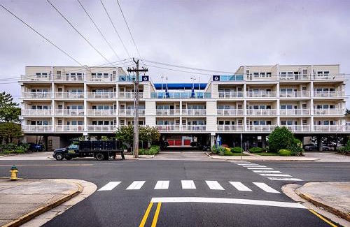 North End Hotel | Biscayne Suites