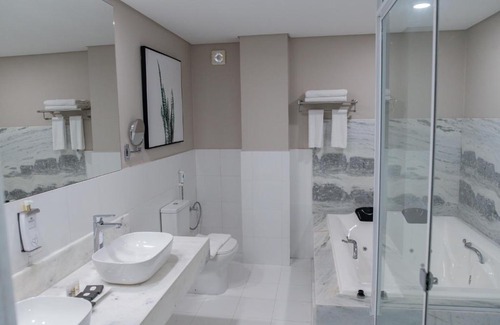 Parana Country Club Hotel | Bisinii Boutique Hotel