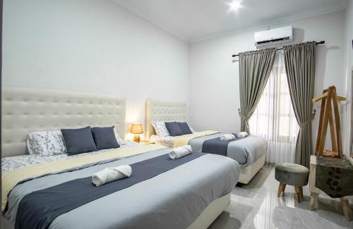 Pogung Lor Villa | Bisma Balcony Homestay