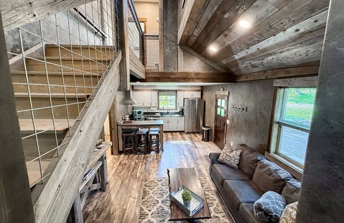 Whitefish House | Bison Ridge Cabin #3 | 3BR Getaway w/Hot Tub, Fire Pit & Grill | Sleeps 8!
