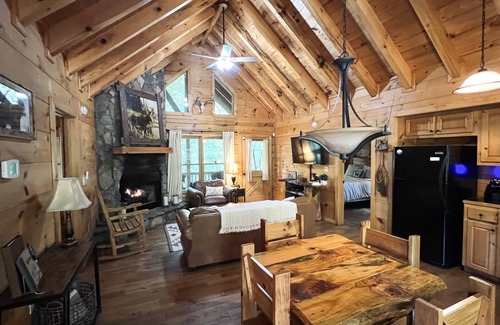 Cherry Log Cabin | Black Bear Hollow, your perfect 2bed 2bath escape in Cherry Log, Georgia!