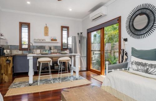 Bangalow Apartment | Black Beauty Studio