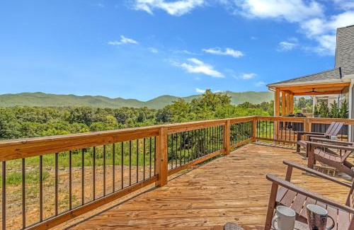 Black Mountain House | Black Mountain Getaway with Stunning Views