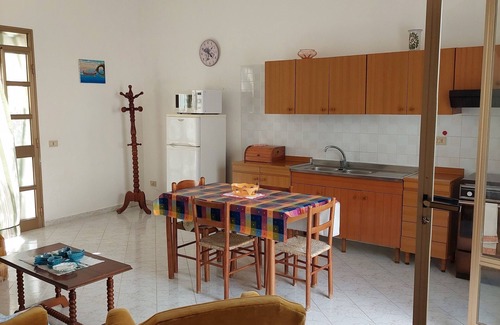 Marsala House | Black Mulberry: Spacious accommodation on hillock in Marsala, view of Egadi Islands and Erice.