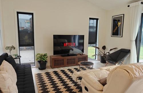 Prebbleton House | Black Pearl-4 bedroom brand new designer house