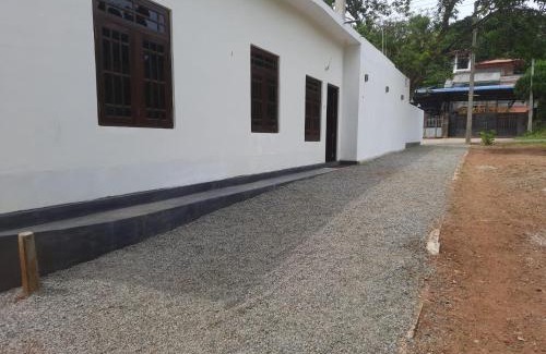 Minuwangoda House | Black Rose Guest