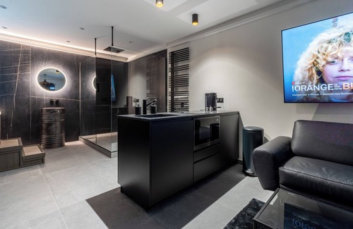 Esbly Apartment | Black Suite Jacuzzi Disneyland